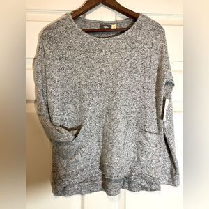 NWT, Rumi and Ryder sweatshirt, pullover, pockets, size large